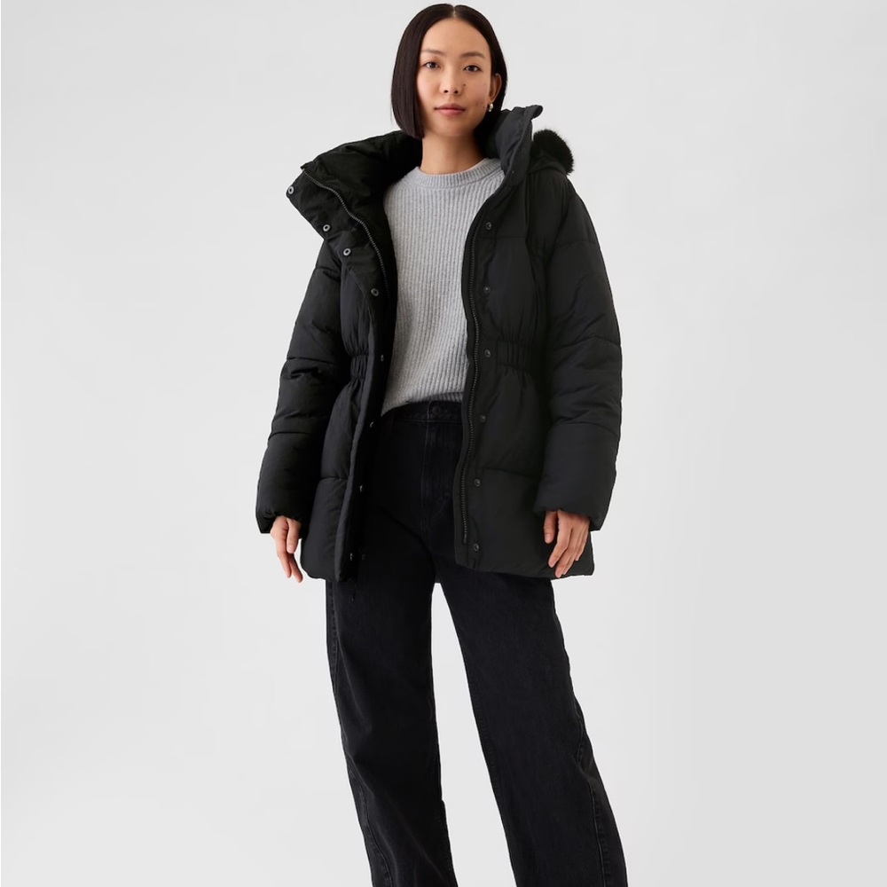 NWT Women's Black Puffer Jacket